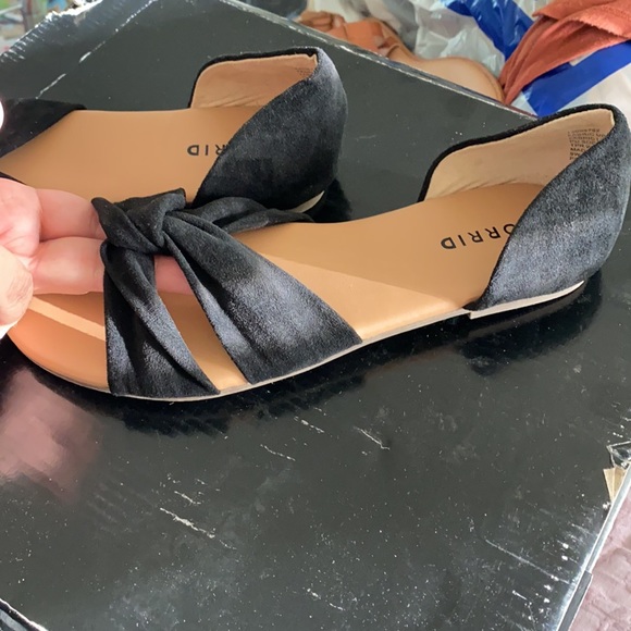 Torrid black sandals 9W - Picture 2 of 4